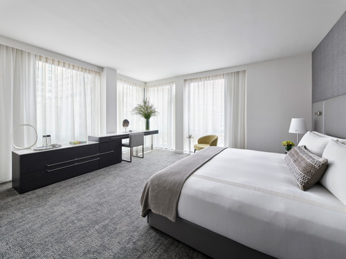 A deluxe corner king suite at Smyth Tribeca