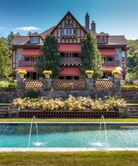 Inside a Historic Estate Built in 1903