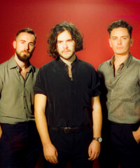 Video Premiere: “Neon Circus” by Amber Run