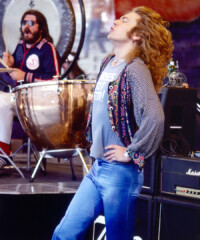 Go Inside Led Zeppelin Live (1975 – 1977) Photo Book