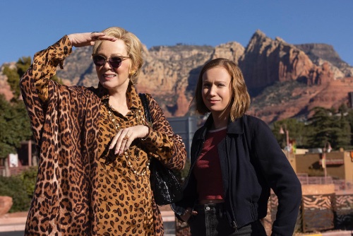 Jean Smart and Hannah Einbinder in "Hacks" season 2