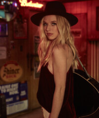 ZZ Ward is Gritty